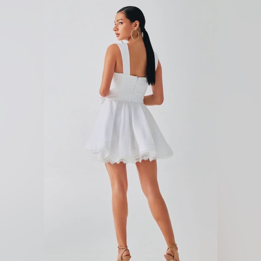 NEVADA Chic White Bow-Tie Mini Dress - Picture 2 of 3